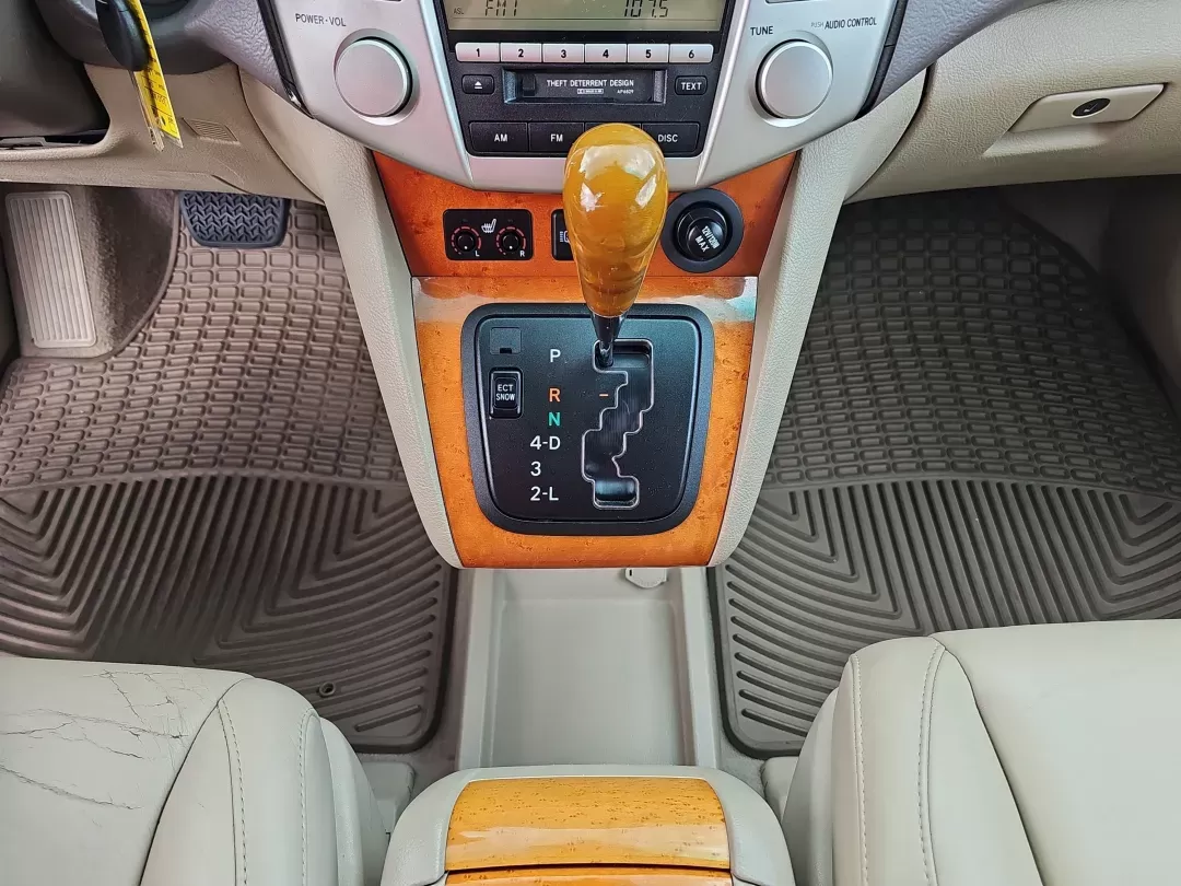 2004 /Ivory Lexus RX 330 (2T2HA31U14C) with an Gas V6 3.3L/202 engine, 5-Speed Automatic w/OD transmission, located at 7000 Northlake Connector, Columbus, GA, 31904, (706) 987-8085, 32.524975, -84.978134 - 2004 Lexus RX 330 - Photo#13
