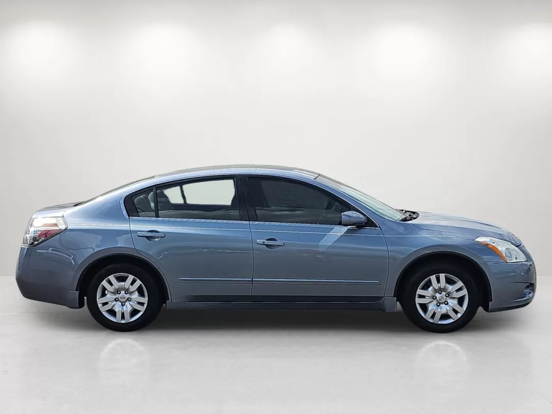 2011 /Frost Nissan Altima 2.5 S (1N4AL2AP2BC) with an Other engine, located at 3959 U.S. 80 W, Phenix City, AL, 36870, (334) 297-4885, 32.469296, -85.135185 - Looking for a reliable vehicle to enhance your daily commute or take on weekend adventures? Look no further than this impressive 2011 Nissan Altima 2.5 S, available now at Gils Auto, your trusted Buy Here Pay Here dealership located at 521 Old Farm Lane Rd, Prattville, AL 36066. This vehicle is perf - Photo#3