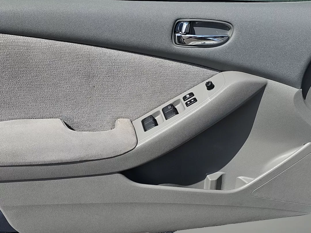 2011 /Frost Nissan Altima 2.5 S (1N4AL2AP2BC) with an Other engine, located at 3959 U.S. 80 W, Phenix City, AL, 36870, (334) 297-4885, 32.469296, -85.135185 - Looking for a reliable vehicle to enhance your daily commute or take on weekend adventures? Look no further than this impressive 2011 Nissan Altima 2.5 S, available now at Gils Auto, your trusted Buy Here Pay Here dealership located at 521 Old Farm Lane Rd, Prattville, AL 36066. This vehicle is perf - Photo#8