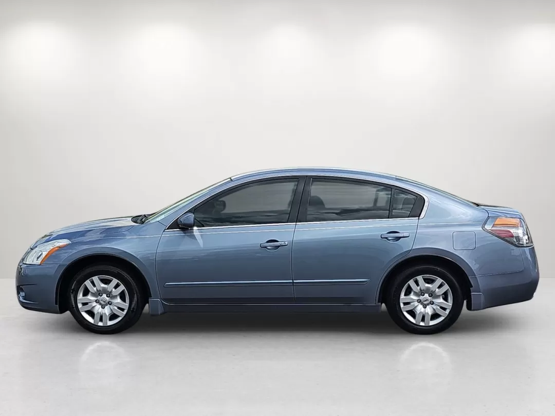 2011 /Frost Nissan Altima 2.5 S (1N4AL2AP2BC) with an Other engine, located at 3959 U.S. 80 W, Phenix City, AL, 36870, (334) 297-4885, 32.469296, -85.135185 - Looking for a reliable vehicle to enhance your daily commute or take on weekend adventures? Look no further than this impressive 2011 Nissan Altima 2.5 S, available now at Gils Auto, your trusted Buy Here Pay Here dealership located at 521 Old Farm Lane Rd, Prattville, AL 36066. This vehicle is perf - Photo#7