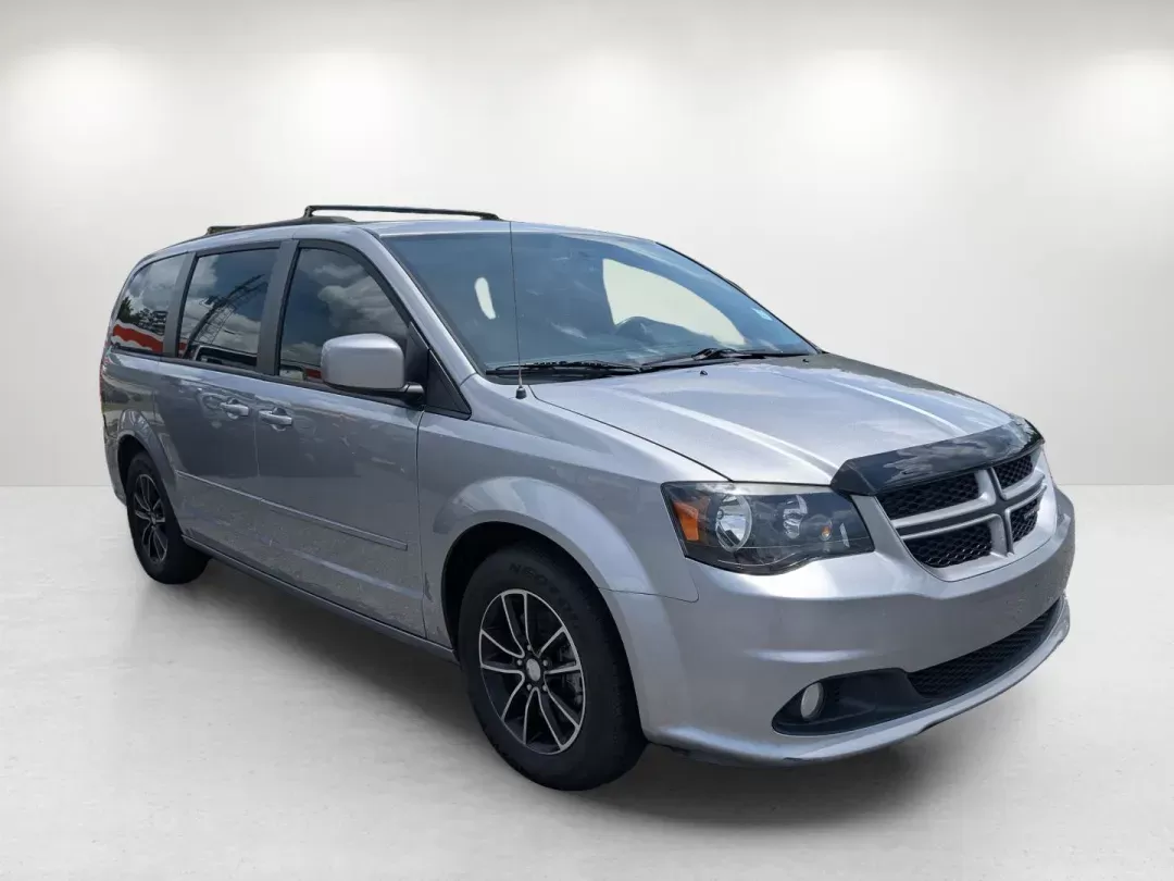 2017 /Black Dodge Grand Caravan GT (2C4RDGEG0HR) with an Regular Unleaded V-6 3.6 L/220 engine, 6-Speed Multi-Speed Automatic w/OD transmission, located at 3959 U.S. 80 W, Phenix City, AL, 36870, (334) 297-4885, 32.469296, -85.135185 - 2017 Dodge Grand Caravan GT - Photo#3