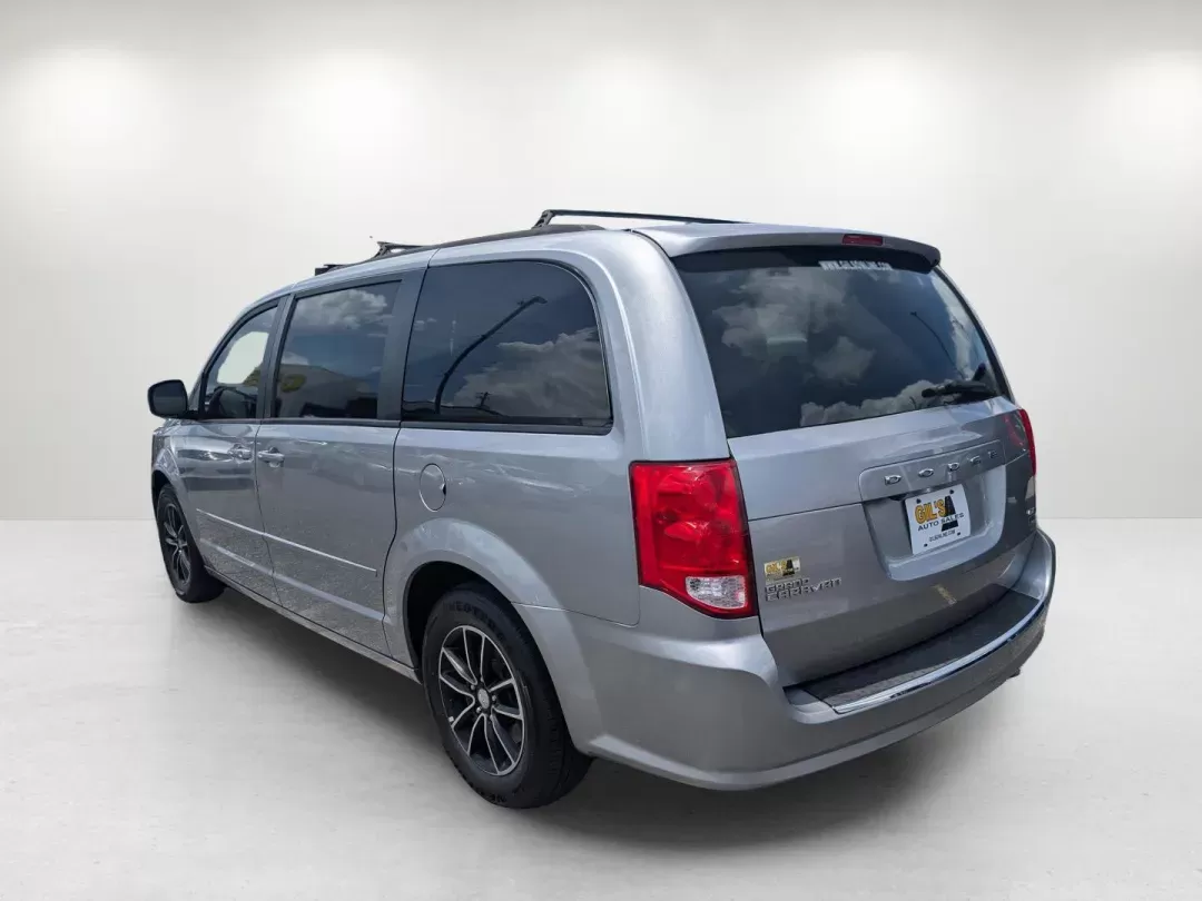 2017 /Black Dodge Grand Caravan GT (2C4RDGEG0HR) with an Regular Unleaded V-6 3.6 L/220 engine, 6-Speed Multi-Speed Automatic w/OD transmission, located at 3959 U.S. 80 W, Phenix City, AL, 36870, (334) 297-4885, 32.469296, -85.135185 - 2017 Dodge Grand Caravan GT - Photo#7