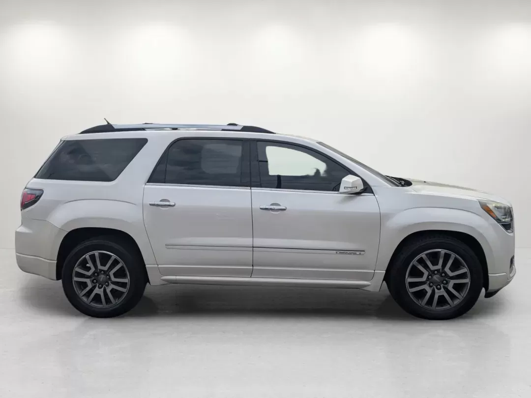 2014 /Cocoa Dune GMC Acadia Denali (1GKKVTKD8EJ) with an Gas V6 3.6L/220 engine, 6-Speed Automatic transmission, located at 1430 Gateway Drive, Opelika, AL, 36801, (334) 239-0944, 32.637871, -85.409790 - 2014 GMC Acadia Denali - Photo#5
