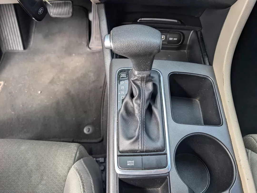 2017 /Beige Kia Optima LX (5XXGT4L3XHG) with an Regular Unleaded I-4 2.4 L/144 engine, 6-Speed Automatic w/OD transmission, located at 3959 U.S. 80 W, Phenix City, AL, 36870, (334) 297-4885, 32.469296, -85.135185 - 2017 Kia Optima LX - Photo#14