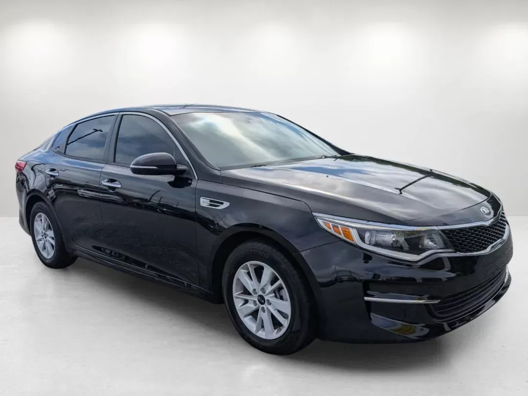 2017 /Beige Kia Optima LX (5XXGT4L3XHG) with an Regular Unleaded I-4 2.4 L/144 engine, 6-Speed Automatic w/OD transmission, located at 521 Old Farm Lane Rd, Prattville, AL, 36066, (334) 325-1505, 32.482460, -86.416367 - 2017 Kia Optima LX - Photo#3