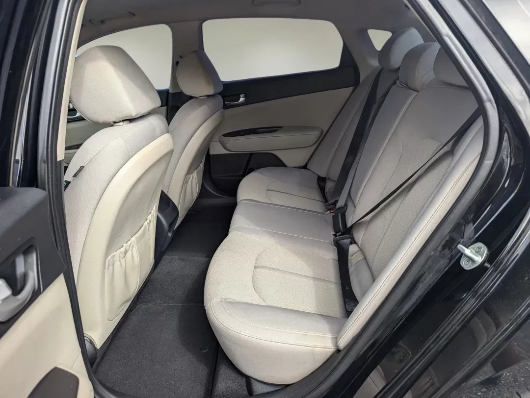2017 /Beige Kia Optima LX (5XXGT4L3XHG) with an Regular Unleaded I-4 2.4 L/144 engine, 6-Speed Automatic w/OD transmission, located at 521 Old Farm Lane Rd, Prattville, AL, 36066, (334) 325-1505, 32.482460, -86.416367 - 2017 Kia Optima LX - Photo#10