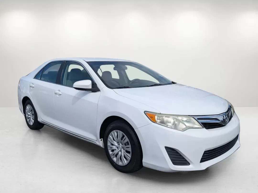 2013 Toyota Camry LE (4T1BF1FK5DU) with an Gas I4 2.5L/152 engine, 6-Speed Automatic w/Manual Shift transmission, located at 1430 Gateway Drive, Opelika, AL, 36801, (334) 239-0944, 32.637871, -85.409790 - 2013 Toyota Camry LE - Photo#2