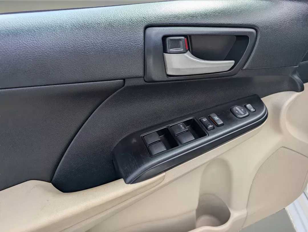 2013 Toyota Camry LE (4T1BF1FK5DU) with an Gas I4 2.5L/152 engine, 6-Speed Automatic w/Manual Shift transmission, located at 1430 Gateway Drive, Opelika, AL, 36801, (334) 239-0944, 32.637871, -85.409790 - 2013 Toyota Camry LE - Photo#8