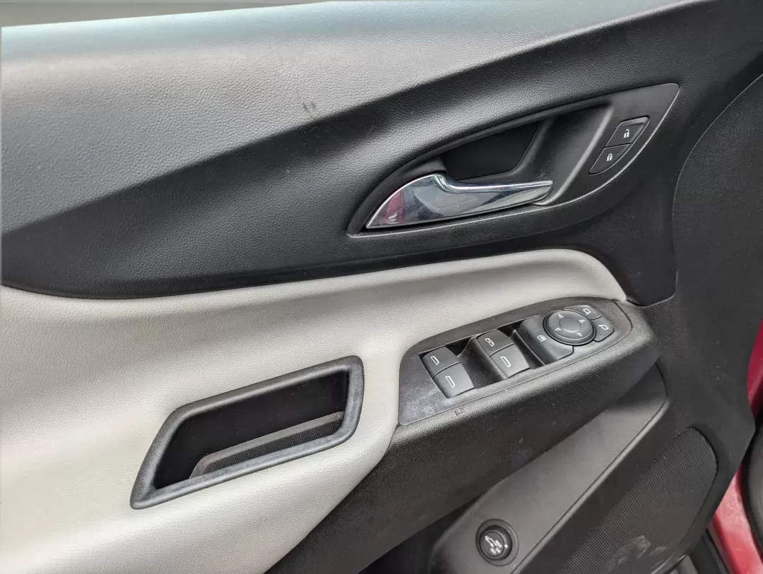 2019 /Medium Ash Gray Chevrolet Equinox LT (2GNAXKEV1K6) with an Turbocharged Gas I4 1.5L/92 engine, 6-Speed Automatic transmission, located at 521 Old Farm Lane Rd, Prattville, AL, 36066, (334) 325-1505, 32.482460, -86.416367 - 2019 Chevrolet Equinox LT - Photo#8