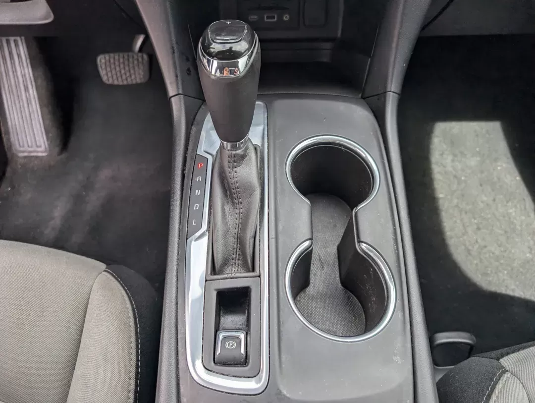 2019 /Medium Ash Gray Chevrolet Equinox LT (2GNAXKEV1K6) with an Turbocharged Gas I4 1.5L/92 engine, 6-Speed Automatic transmission, located at 521 Old Farm Lane Rd, Prattville, AL, 36066, (334) 325-1505, 32.482460, -86.416367 - 2019 Chevrolet Equinox LT - Photo#12