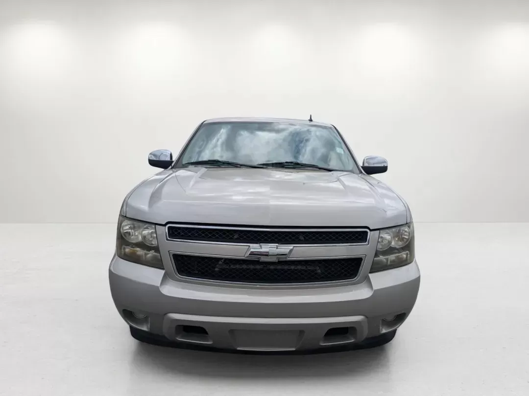 2008 /Dark Titanium/Light Titanium Chevrolet Avalanche LS (3GNEC12078G) with an Gas/Ethanol V8 5.3L/325 engine, 4-Speed Automatic w/OD transmission, located at 1430 Gateway Drive, Opelika, AL, 36801, (334) 239-0944, 32.637871, -85.409790 - 2008 Chevrolet Avalanche LS - Photo#1