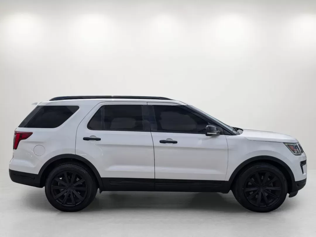 2018 Ford Explorer Sport (1FM5K8GT0JG) with an Twin Turbo Premium Unleaded V-6 3.5 L/213 engine, 6-Speed Automatic w/OD transmission, located at 804 22nd Ave, Phenix City, AL, 36870, (334) 297-1860, 32.484749, -85.024475 - 2018 Ford Explorer Sport - Photo#3