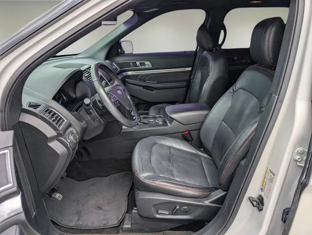 2018 Ford Explorer Sport (1FM5K8GT0JG) with an Twin Turbo Premium Unleaded V-6 3.5 L/213 engine, 6-Speed Automatic w/OD transmission, located at 804 22nd Ave, Phenix City, AL, 36870, (334) 297-1860, 32.484749, -85.024475 - 2018 Ford Explorer Sport - Photo#9