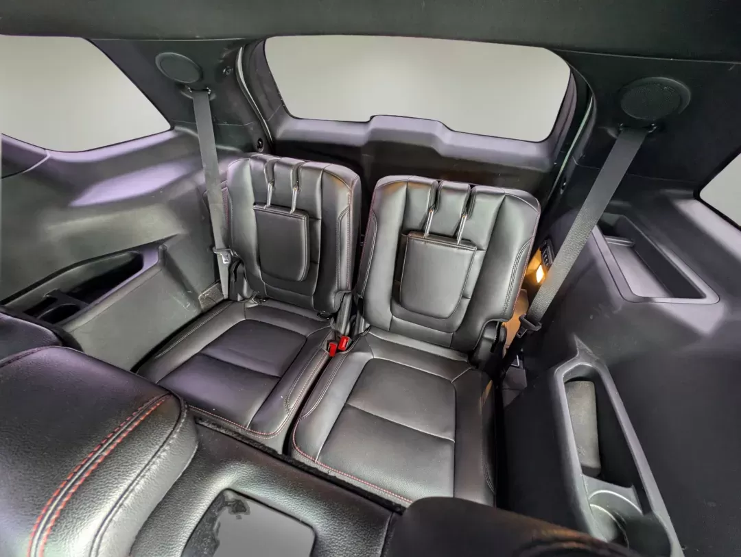 2018 Ford Explorer Sport (1FM5K8GT0JG) with an Twin Turbo Premium Unleaded V-6 3.5 L/213 engine, 6-Speed Automatic w/OD transmission, located at 804 22nd Ave, Phenix City, AL, 36870, (334) 297-1860, 32.484749, -85.024475 - 2018 Ford Explorer Sport - Photo#11