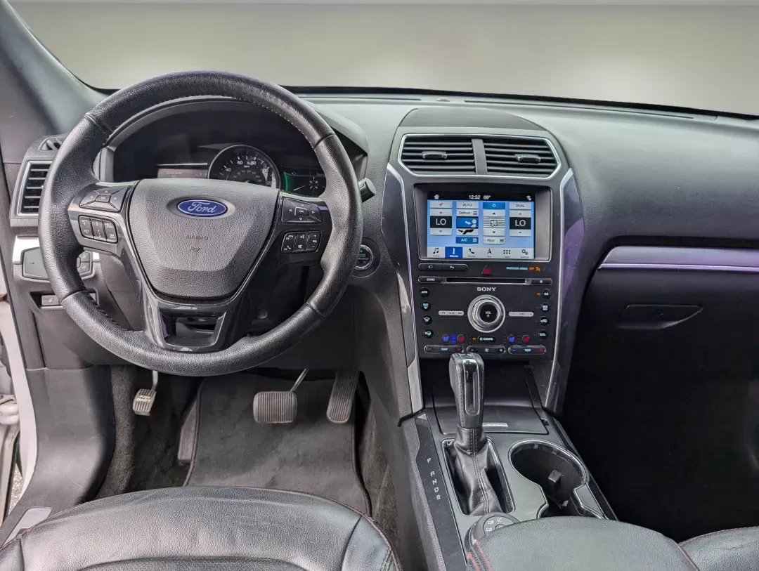 2018 Ford Explorer Sport (1FM5K8GT0JG) with an Twin Turbo Premium Unleaded V-6 3.5 L/213 engine, 6-Speed Automatic w/OD transmission, located at 804 22nd Ave, Phenix City, AL, 36870, (334) 297-1860, 32.484749, -85.024475 - 2018 Ford Explorer Sport - Photo#12
