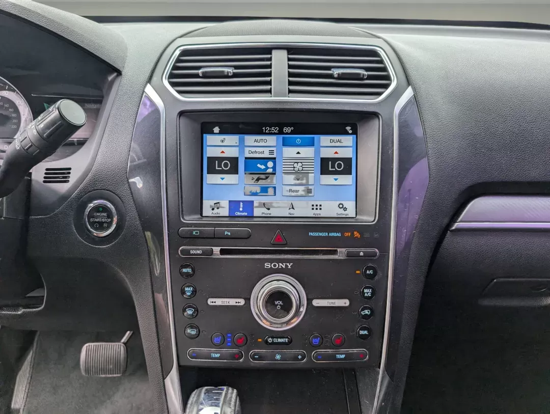 2018 Ford Explorer Sport (1FM5K8GT0JG) with an Twin Turbo Premium Unleaded V-6 3.5 L/213 engine, 6-Speed Automatic w/OD transmission, located at 804 22nd Ave, Phenix City, AL, 36870, (334) 297-1860, 32.484749, -85.024475 - 2018 Ford Explorer Sport - Photo#14