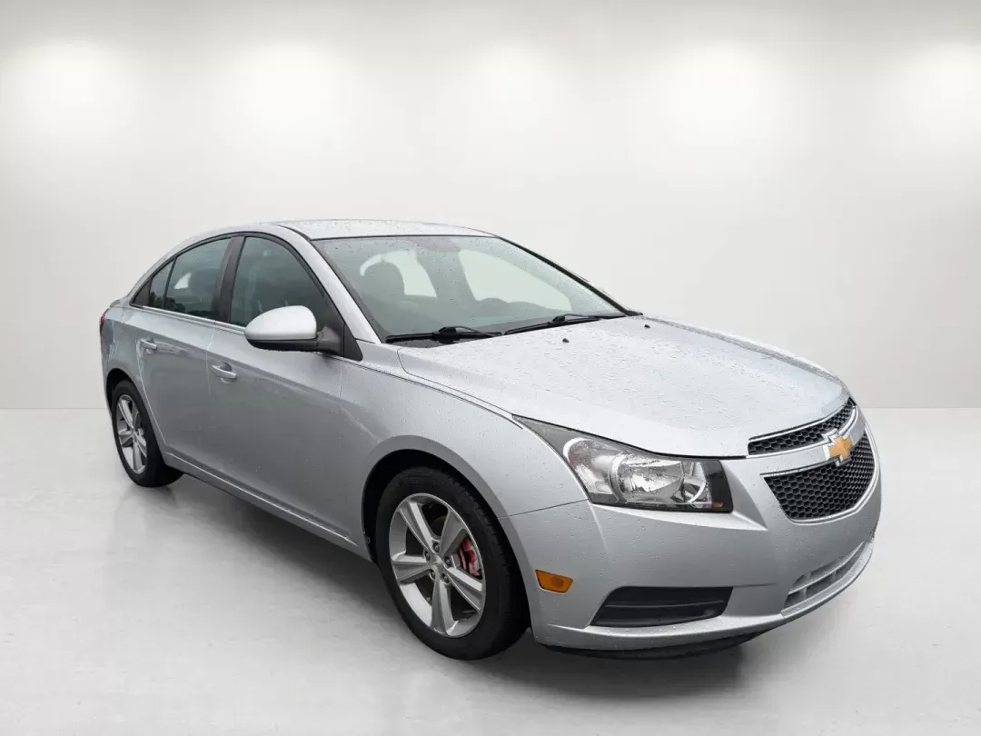 2014 /Jet Black Chevrolet Cruze 2LT (1G1PE5SB7E7) with an Other engine, located at 804 22nd Ave, Phenix City, AL, 36870, (334) 297-1860, 32.484749, -85.024475 - **Discover Your Next Adventure with the 2014 Chevrolet Cruze 2LT at Gils Auto Phenix City #2**<br /> <br /> Are you ready to elevate your daily commute or weekend adventures? The 2014 Chevrolet Cruze 2LT is the perfect blend of economy and style, making it a fantastic choice for growing families, b - Photo#2