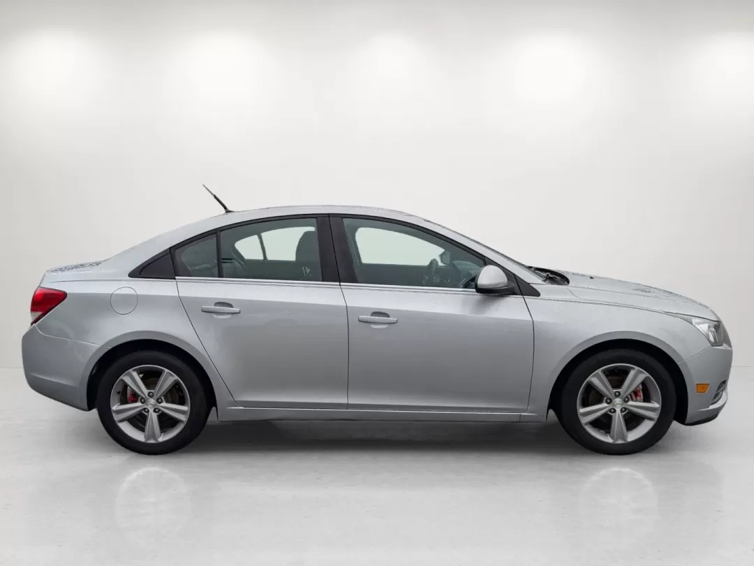 2014 /Jet Black Chevrolet Cruze 2LT (1G1PE5SB7E7) with an Other engine, located at 5115 14th Ave., Columbus, GA, 31904, (706) 323-0345, 32.511494, -84.971046 - **Discover Your Next Adventure with the 2014 Chevrolet Cruze 2LT at Gils Auto Phenix City #2**<br /> <br /> Are you ready to elevate your daily commute or weekend adventures? The 2014 Chevrolet Cruze 2LT is the perfect blend of economy and style, making it a fantastic choice for growing families, b - Photo#3