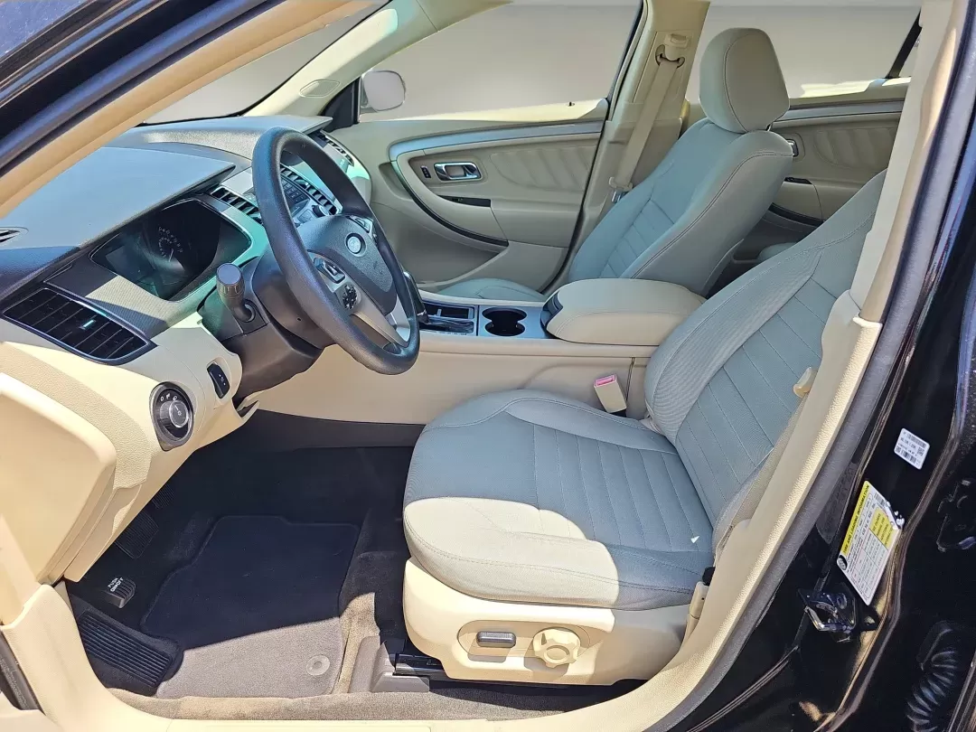2014 Ford Taurus SE (1FAHP2D80EG) with an Regular Unleaded V-6 3.5 L/213 engine, 6-Speed Automatic w/OD transmission, located at 1430 Gateway Drive, Opelika, AL, 36801, (334) 239-0944, 32.637871, -85.409790 - 2014 Ford Taurus SE - Photo#9