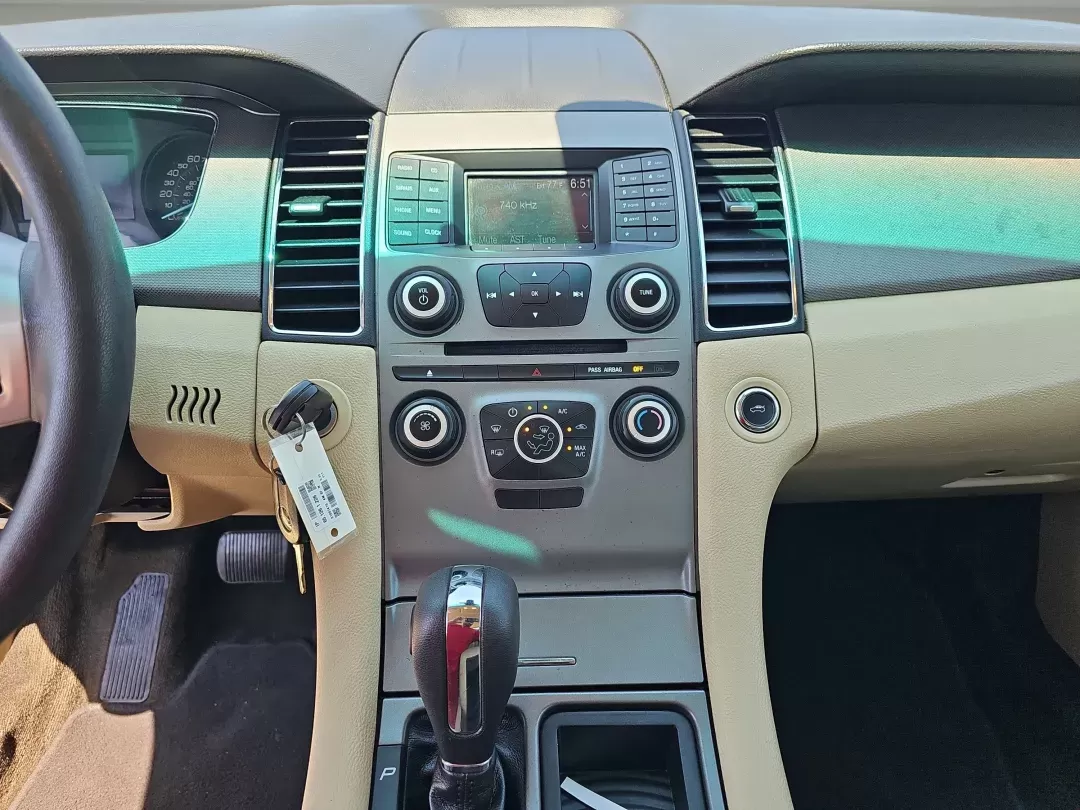 2014 Ford Taurus SE (1FAHP2D80EG) with an Regular Unleaded V-6 3.5 L/213 engine, 6-Speed Automatic w/OD transmission, located at 7000 Northlake Connector, Columbus, GA, 31904, (706) 987-8085, 32.524975, -84.978134 - 2014 Ford Taurus SE - Photo#11