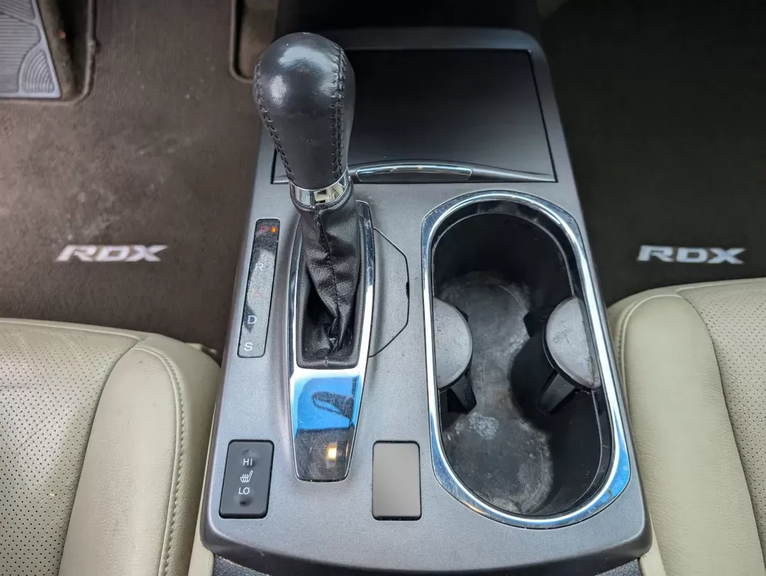 2013 Acura RDX (5J8TB3H33DL) with an Other engine, located at 7000 Northlake Connector, Columbus, GA, 31904, (706) 987-8085, 32.524975, -84.978134 - Discover the perfect blend of luxury and practicality with the 2013 Acura RDX, available now at Gils Auto - Columbus #2. Located at 7000 Northlake Connector, Columbus, GA 31904, our Buy Here Pay Here dealership specializes in providing guaranteed approval with flexible in-house financing options, ma - Photo#12
