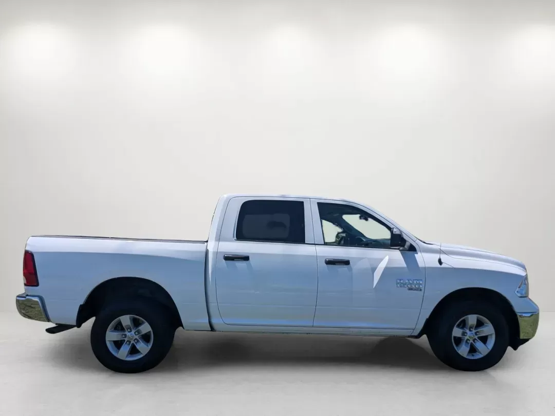 2022 /Diesel Gray/Black Ram 1500 Classic SLT (1C6RR6LGXNS) with an Regular Unleaded V-6 3.6 L/220 engine, 8-Speed Automatic w/OD transmission, located at 5115 14th Ave., Columbus, GA, 31904, (706) 323-0345, 32.511494, -84.971046 - 2022 Ram 1500 Classic SLT - Photo#4