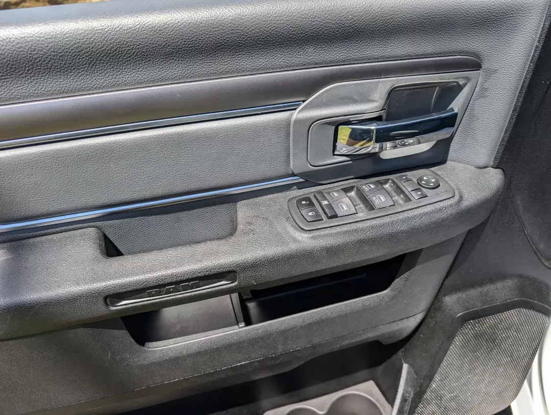 2022 /Diesel Gray/Black Ram 1500 Classic SLT (1C6RR6LGXNS) with an Regular Unleaded V-6 3.6 L/220 engine, 8-Speed Automatic w/OD transmission, located at 5115 14th Ave., Columbus, GA, 31904, (706) 323-0345, 32.511494, -84.971046 - 2022 Ram 1500 Classic SLT - Photo#9