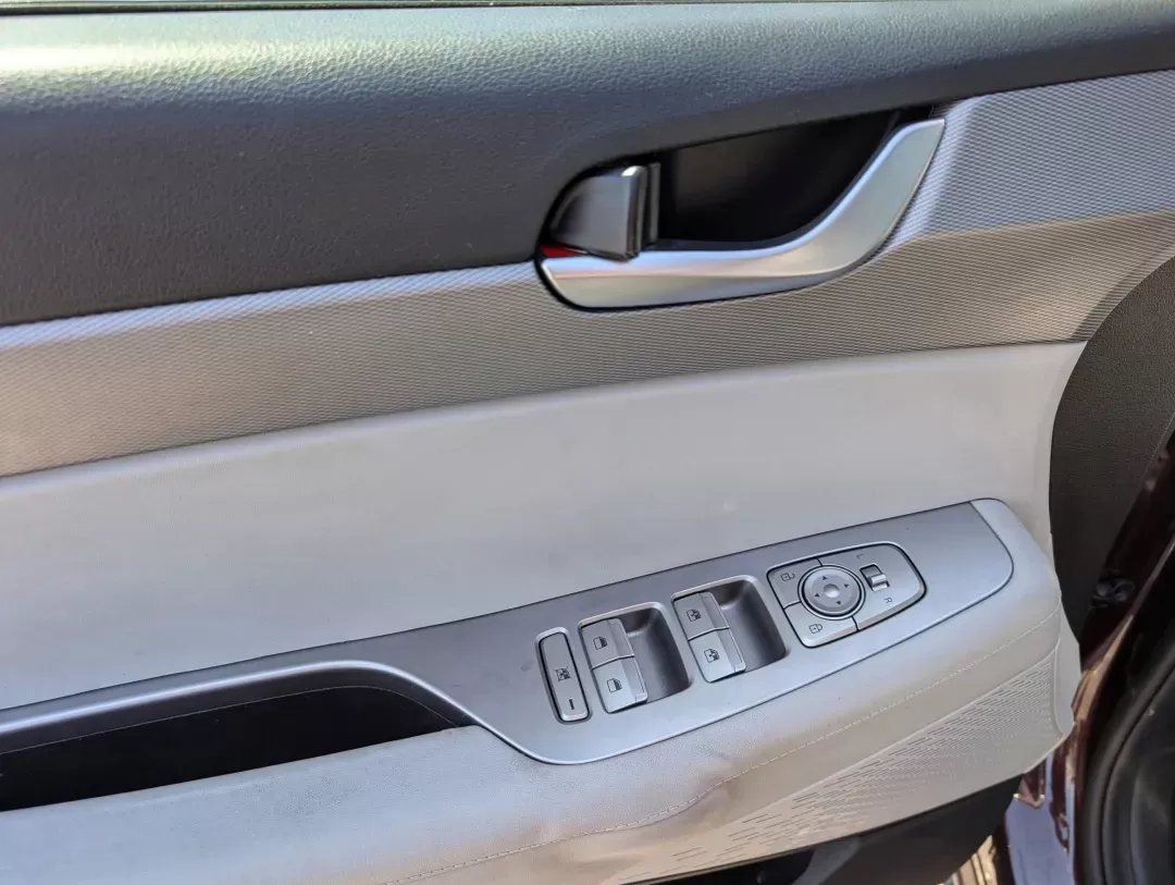 2021 /Gray Hyundai Palisade SE (KM8R1DHE1MU) with an Regular Unleaded V-6 3.8 L/231 engine, 8-Speed Automatic w/OD transmission, located at 521 Old Farm Lane Rd, Prattville, AL, 36066, (334) 325-1505, 32.482460, -86.416367 - 2021 Hyundai Palisade SE - Photo#9