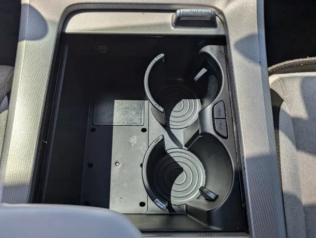 2021 /Gray Hyundai Palisade SE (KM8R1DHE1MU) with an Regular Unleaded V-6 3.8 L/231 engine, 8-Speed Automatic w/OD transmission, located at 521 Old Farm Lane Rd, Prattville, AL, 36066, (334) 325-1505, 32.482460, -86.416367 - 2021 Hyundai Palisade SE - Photo#14