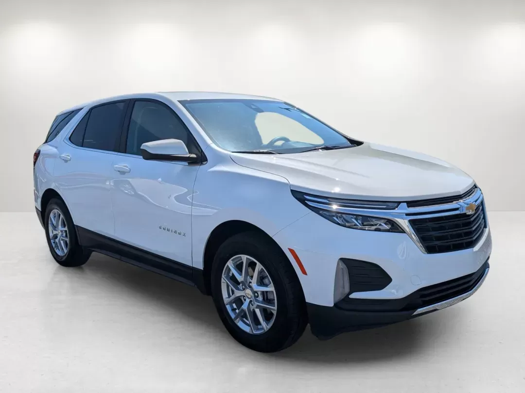 2022 /Jet Black Chevrolet Equinox LT (2GNAXKEVXN6) with an Turbocharged Gas I4 1.5L/92 engine, 6-Speed Automatic transmission, located at 1430 Gateway Drive, Opelika, AL, 36801, (334) 239-0944, 32.637871, -85.409790 - 2022 Chevrolet Equinox LT - Photo#3