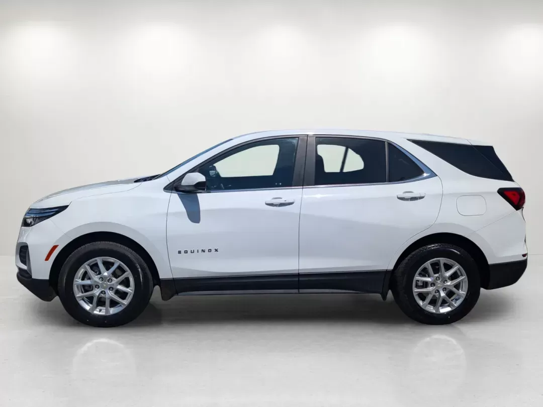 2022 /Jet Black Chevrolet Equinox LT (2GNAXKEVXN6) with an Turbocharged Gas I4 1.5L/92 engine, 6-Speed Automatic transmission, located at 1430 Gateway Drive, Opelika, AL, 36801, (334) 239-0944, 32.637871, -85.409790 - 2022 Chevrolet Equinox LT - Photo#8