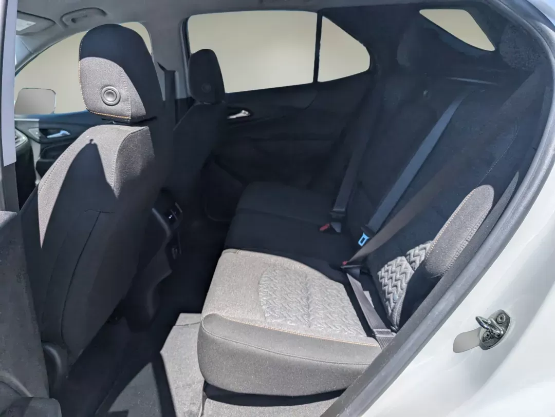 2022 /Jet Black Chevrolet Equinox LT (2GNAXKEVXN6) with an Turbocharged Gas I4 1.5L/92 engine, 6-Speed Automatic transmission, located at 1430 Gateway Drive, Opelika, AL, 36801, (334) 239-0944, 32.637871, -85.409790 - 2022 Chevrolet Equinox LT - Photo#11