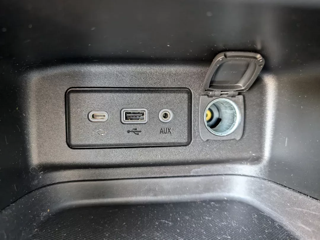 2022 /Jet Black Chevrolet Equinox LT (2GNAXKEVXN6) with an Other engine, located at 5115 14th Ave., Columbus, GA, 31904, (706) 323-0345, 32.511494, -84.971046 - **Unleash Your Adventurous Spirit with the 2022 Chevrolet Equinox LT at Gils Auto Opelika!**<br /> <br /> Are you ready to elevate your driving experience? The 2022 Chevrolet Equinox LT is perfect for those who crave versatility and reliability, whether you're commuting to work or heading out for w - Photo#14