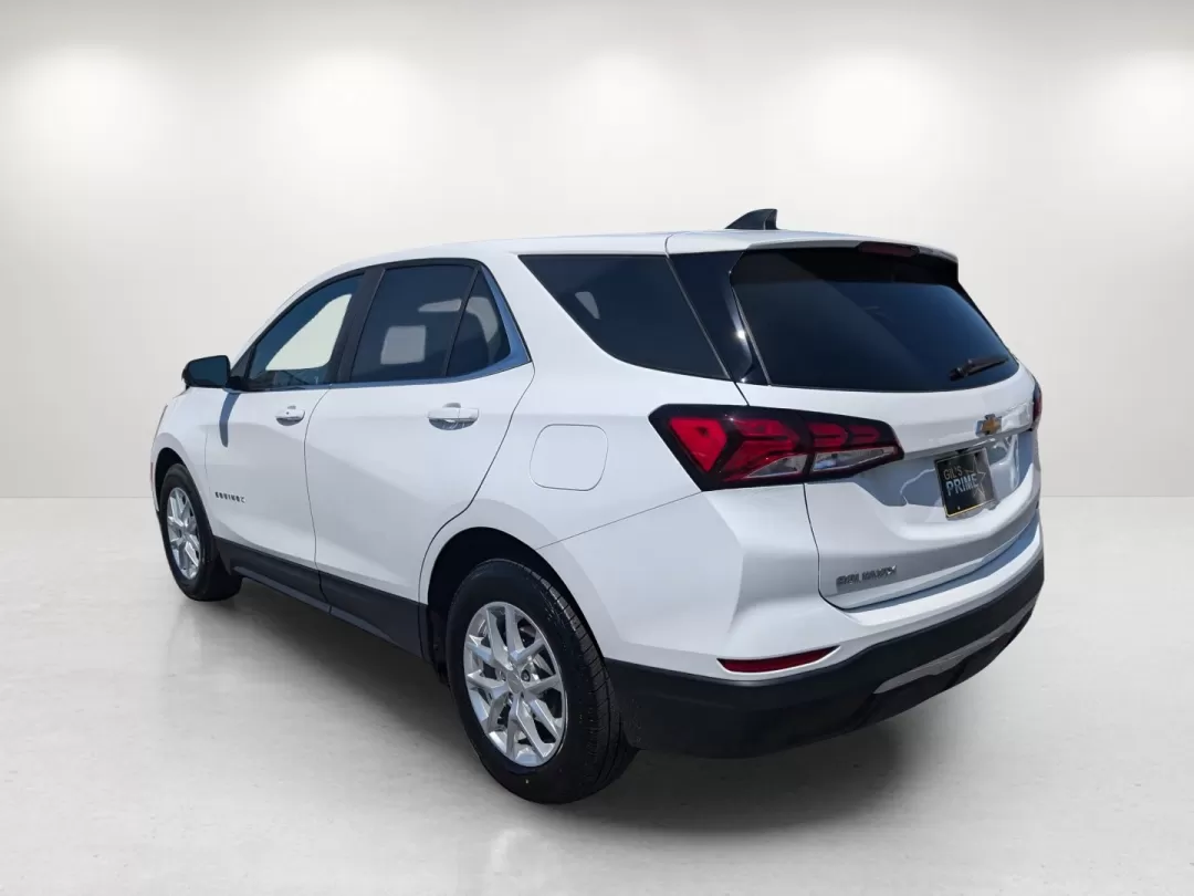 2022 /Jet Black Chevrolet Equinox LT (2GNAXKEVXN6) with an Other engine, located at 804 22nd Ave, Phenix City, AL, 36870, (334) 297-1860, 32.484749, -85.024475 - Discover the perfect blend of style, comfort, and capability with the 2022 Chevrolet Equinox LT, available at Gils Auto in Columbus, GA. This sporty SUV is ideal for weekend adventures, family outings, or daily commutes-making it a versatile choice for anyone looking to elevate their driving experie - Photo#6