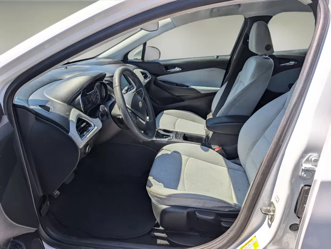 2019 /Jet Black/Galvanized Chevrolet Cruze LT (1G1BE5SM5K7) with an Turbocharged Gas I4 1.4L/85 engine, 6-Speed Automatic transmission, located at 5115 14th Ave., Columbus, GA, 31904, (706) 323-0345, 32.511494, -84.971046 - 2019 Chevrolet Cruze LT - Photo#10