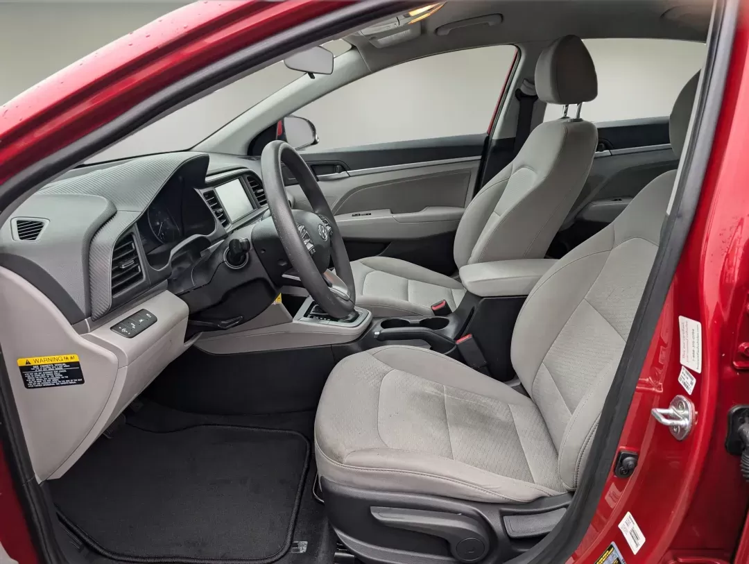 2019 /Gray Hyundai Elantra SEL (5NPD84LF3KH) with an Regular Unleaded I-4 2.0 L/122 engine, 6-Speed Automatic w/OD transmission, located at 5115 14th Ave., Columbus, GA, 31904, (706) 323-0345, 32.511494, -84.971046 - 2019 Hyundai Elantra SEL - Photo#9