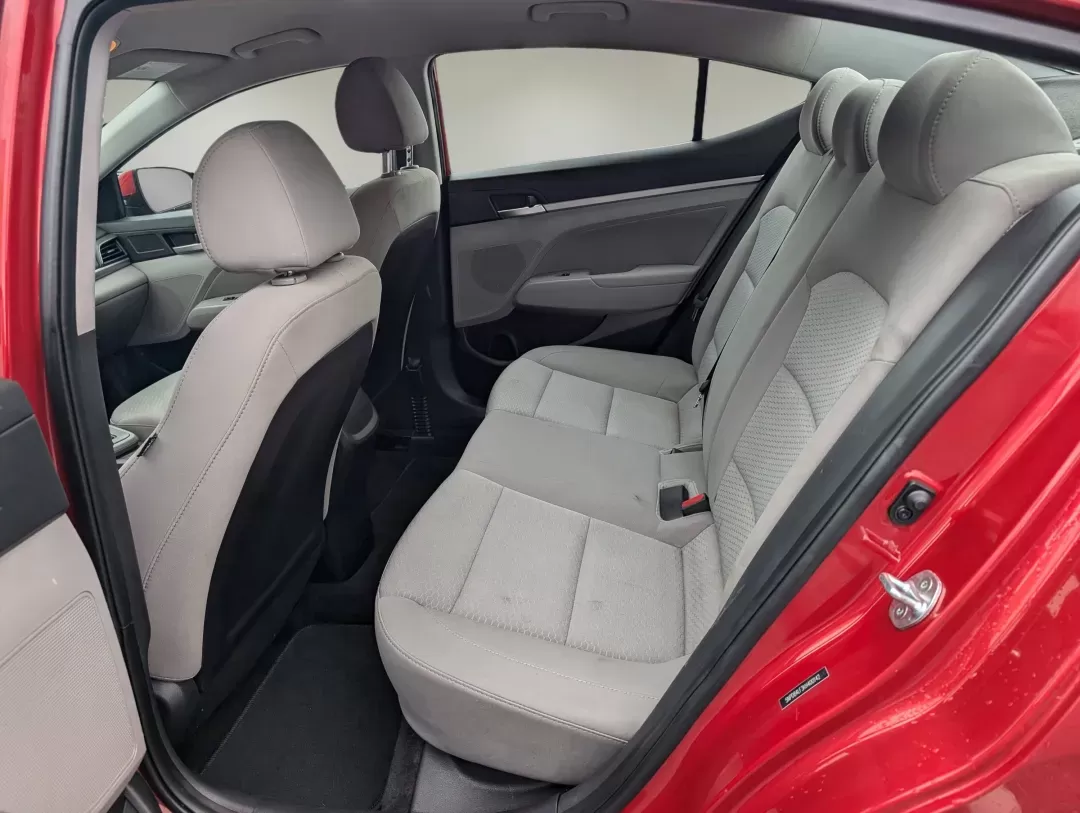2019 /Gray Hyundai Elantra SEL (5NPD84LF3KH) with an Regular Unleaded I-4 2.0 L/122 engine, 6-Speed Automatic w/OD transmission, located at 5115 14th Ave., Columbus, GA, 31904, (706) 323-0345, 32.511494, -84.971046 - 2019 Hyundai Elantra SEL - Photo#10