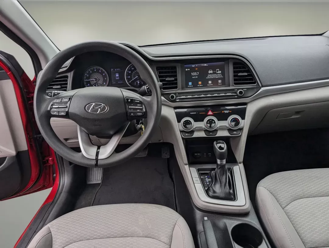 2019 /Gray Hyundai Elantra SEL (5NPD84LF3KH) with an Regular Unleaded I-4 2.0 L/122 engine, 6-Speed Automatic w/OD transmission, located at 5115 14th Ave., Columbus, GA, 31904, (706) 323-0345, 32.511494, -84.971046 - 2019 Hyundai Elantra SEL - Photo#11