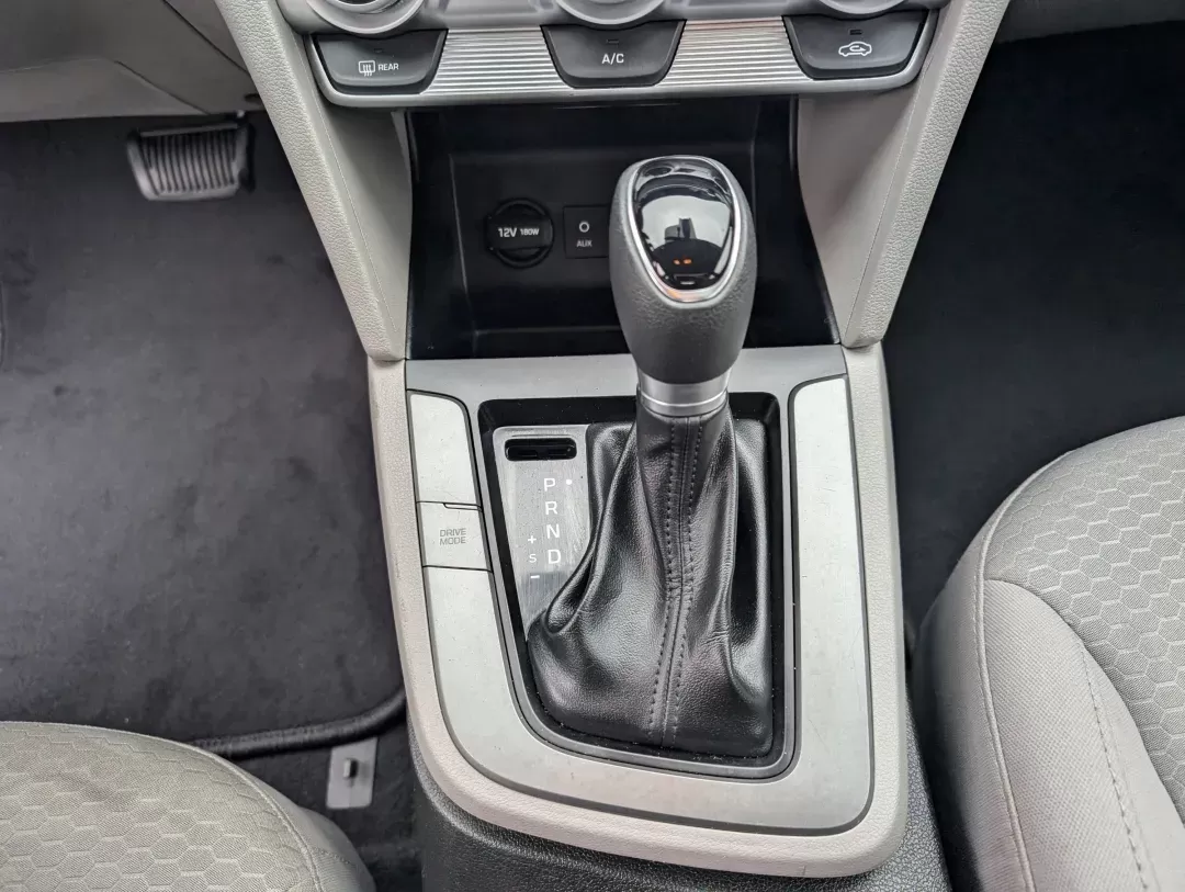 2019 /Gray Hyundai Elantra SEL (5NPD84LF3KH) with an Regular Unleaded I-4 2.0 L/122 engine, 6-Speed Automatic w/OD transmission, located at 5115 14th Ave., Columbus, GA, 31904, (706) 323-0345, 32.511494, -84.971046 - 2019 Hyundai Elantra SEL - Photo#13