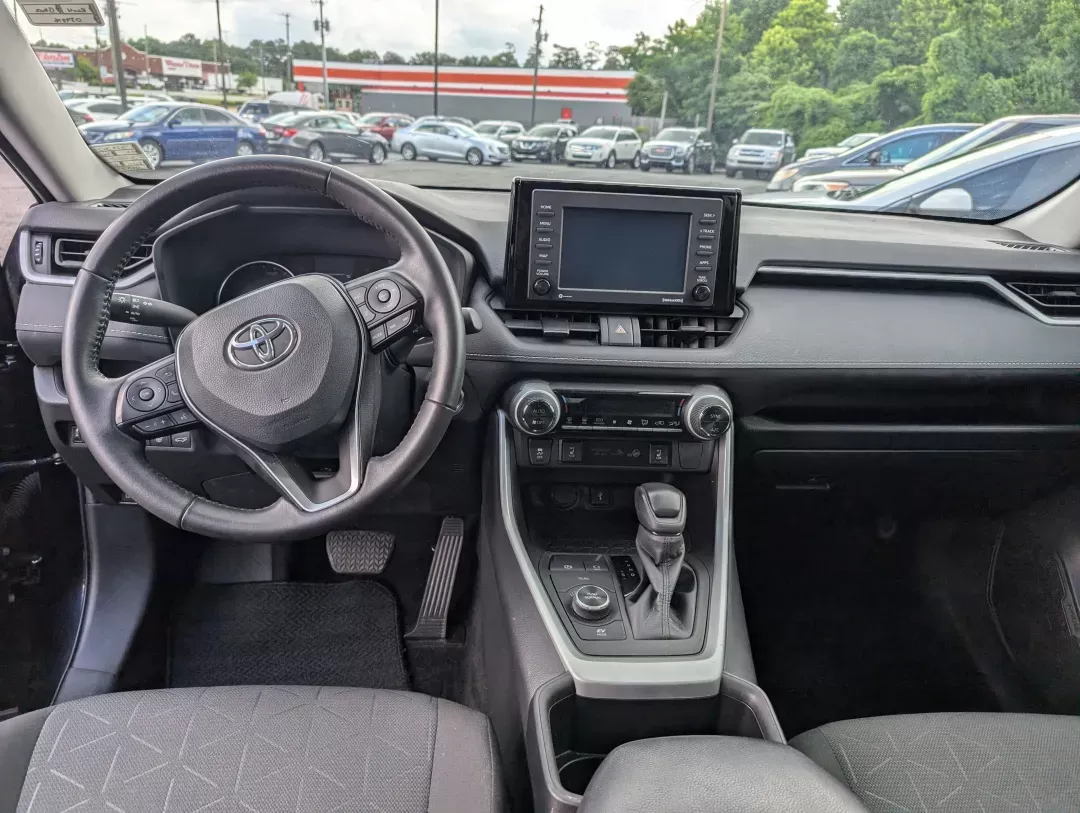 2022 Toyota RAV4 Hybrid XLE (4T3RWRFV6NU) with an Gas/Electric I-4 2.5 L/152 engine, 1-Speed CVT w/OD transmission, located at 3959 U.S. 80 W, Phenix City, AL, 36870, (334) 297-4885, 32.469296, -85.135185 - 2022 Toyota RAV4 Hybrid XLE - Photo#11