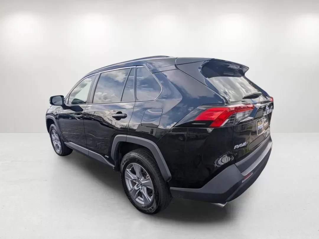 2022 Toyota RAV4 Hybrid XLE (4T3RWRFV6NU) with an Gas/Electric I-4 2.5 L/152 engine, 1-Speed CVT w/OD transmission, located at 3959 U.S. 80 W, Phenix City, AL, 36870, (334) 297-4885, 32.469296, -85.135185 - 2022 Toyota RAV4 Hybrid XLE - Photo#7
