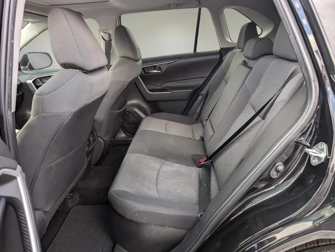 2022 Toyota RAV4 Hybrid XLE (4T3RWRFV6NU) with an Gas/Electric I-4 2.5 L/152 engine, 1-Speed CVT w/OD transmission, located at 3959 U.S. 80 W, Phenix City, AL, 36870, (334) 297-4885, 32.469296, -85.135185 - 2022 Toyota RAV4 Hybrid XLE - Photo#11