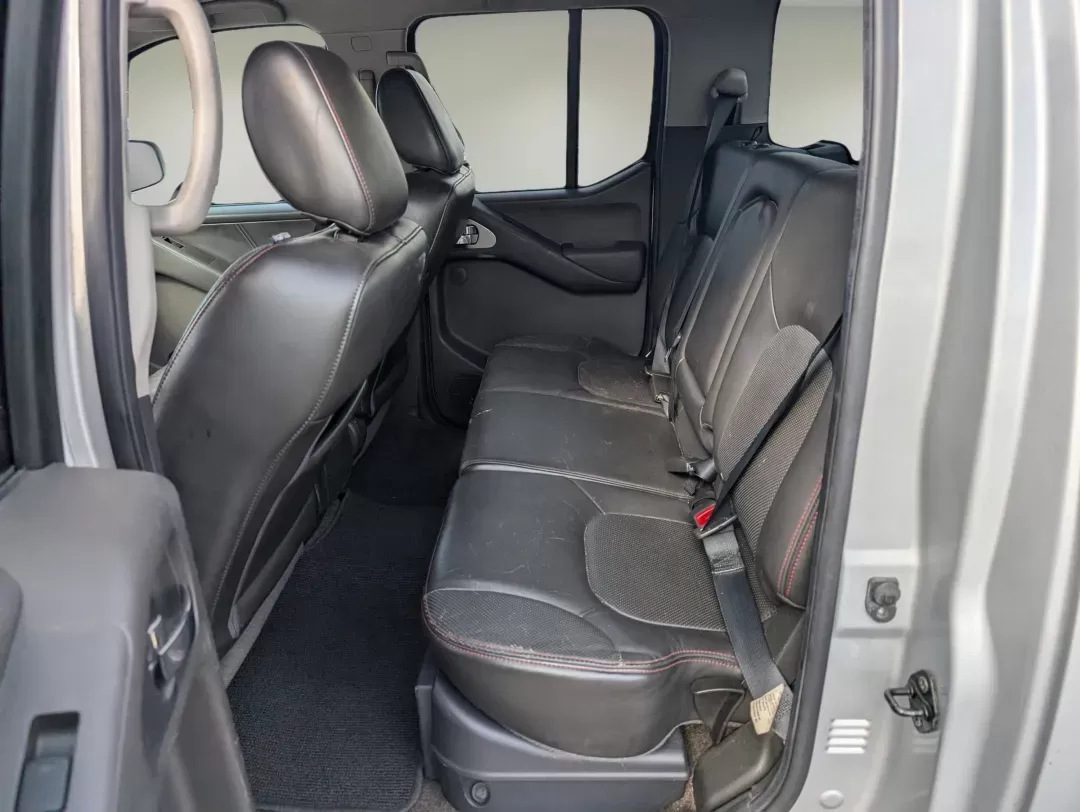 2012 /Graphite/Red Nissan Frontier PRO-4X (1N6AD0EV9CC) with an Gas V6 4.0L/241 engine, 5-Speed Automatic transmission, located at 3959 U.S. 80 W, Phenix City, AL, 36870, (334) 297-4885, 32.469296, -85.135185 - 2012 Nissan Frontier PRO-4X - Photo#10