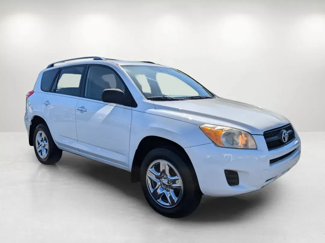 2009 Toyota RAV4 (JTMZF33V39D) with an Gas I4 2.5L/152 engine, 4-Speed Automatic w/OD transmission, located at 3959 U.S. 80 W, Phenix City, AL, 36870, (334) 297-4885, 32.469296, -85.135185 - 2009 Toyota RAV4 - Photo#3