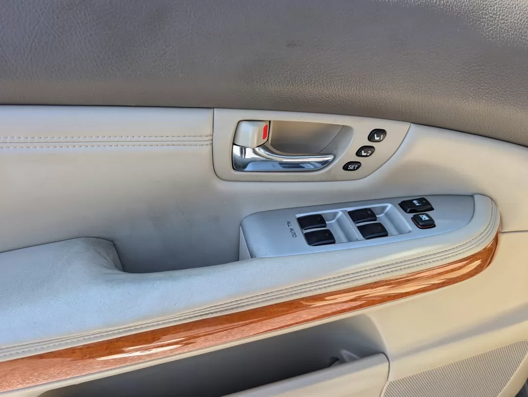 2004 Lexus RX 330 (JTJGA31U940) with an Other engine, located at 7000 Northlake Connector, Columbus, GA, 31904, (706) 987-8085, 32.524975, -84.978134 - **Discover the Perfect SUV for Your Next Adventure!** <br /> <br /> Are you in search of a reliable and stylish SUV that can elevate your daily commute, weekend getaways, or family outings? Look no further than this stunning 2004 Lexus RX 330, available now at Gils Auto in Opelika, AL. This versatil - Photo#8