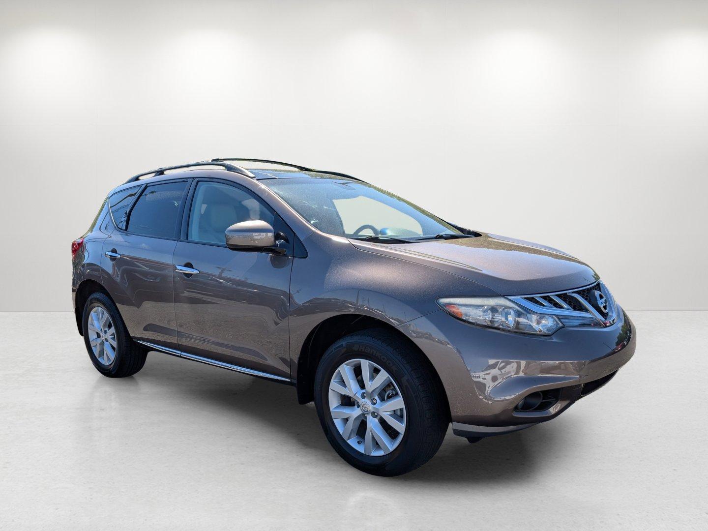 2011 /Beige Nissan Murano SL (JN8AZ1MU3BW) with an Gas V6 3.5L/ engine, 1-Speed Continuously Variable Ratio transmission, located at 804 22nd Ave, Phenix City, AL, 36870, (334) 297-1860, 32.484749, -85.024475 - 2011 Nissan Murano SL - Photo#2
