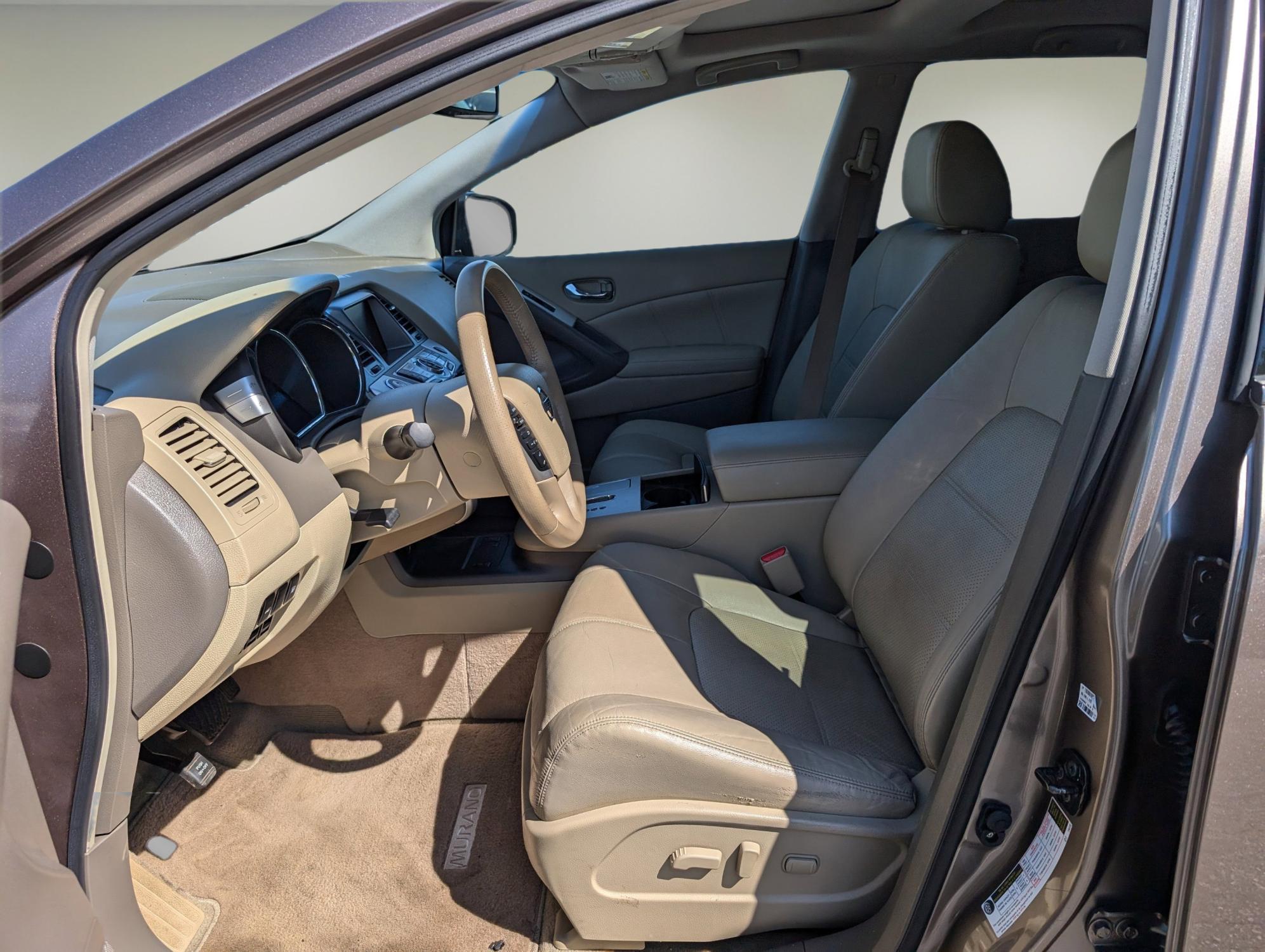 2011 /Beige Nissan Murano SL (JN8AZ1MU3BW) with an Gas V6 3.5L/ engine, 1-Speed Continuously Variable Ratio transmission, located at 804 22nd Ave, Phenix City, AL, 36870, (334) 297-1860, 32.484749, -85.024475 - 2011 Nissan Murano SL - Photo#9