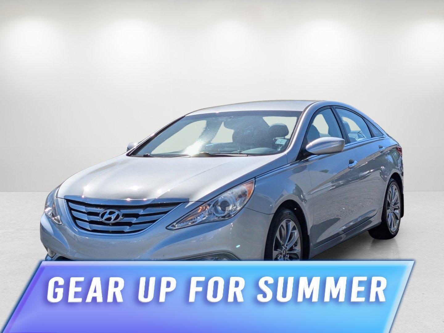 2013 /Gray Hyundai Sonata SE (5NPEC4AC3DH) with an Gas I4 2.4L/144 engine, 6-Speed Automatic w/Manual Shift transmission, located at 804 22nd Ave, Phenix City, AL, 36870, (334) 297-1860, 32.484749, -85.024475 - 2013 Hyundai Sonata SE - Photo#15