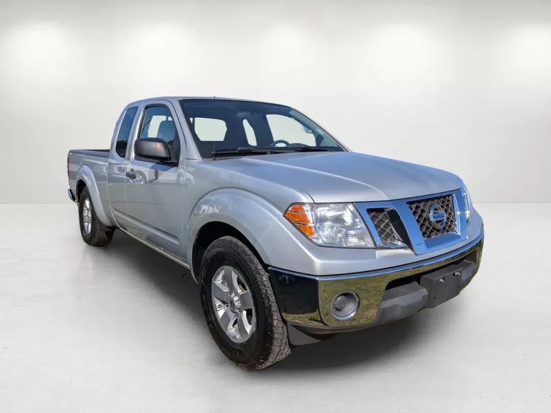 2011 /Graphite Nissan Frontier SV (1N6BD0CT8BC) with an Gas 4-cyl 2.5L/ engine, 5-Speed Automatic transmission, located at 1430 Gateway Drive, Opelika, AL, 36801, (334) 239-0944, 32.637871, -85.409790 - 2011 Nissan Frontier SV - Photo#2