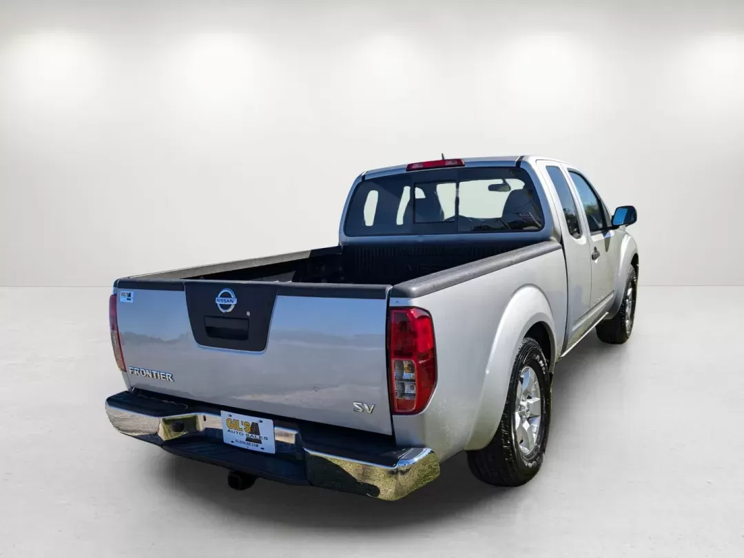 2011 /Graphite Nissan Frontier SV (1N6BD0CT8BC) with an Gas 4-cyl 2.5L/ engine, 5-Speed Automatic transmission, located at 1430 Gateway Drive, Opelika, AL, 36801, (334) 239-0944, 32.637871, -85.409790 - 2011 Nissan Frontier SV - Photo#4